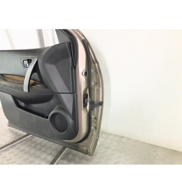 Дверь передняя левая бу для Nissan Qashqai  1.6 i,  2007 г.