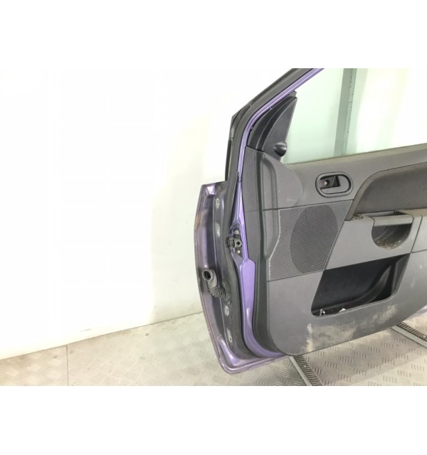 Дверь передняя правая бу для Ford Fiesta 5 1.3 i,  2006 г.