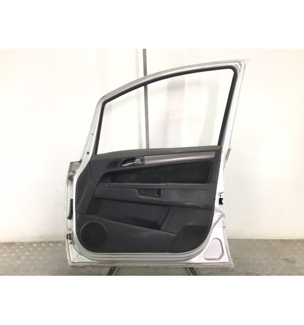 Дверь передняя правая бу для Opel Zafira B 1.9 CDTi,  2007 г.