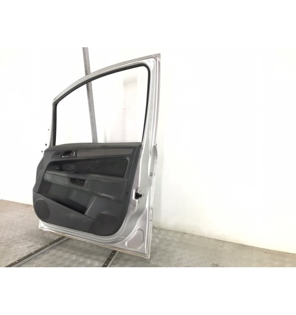 Дверь передняя правая бу для Opel Zafira B 1.9 CDTi,  2007 г.