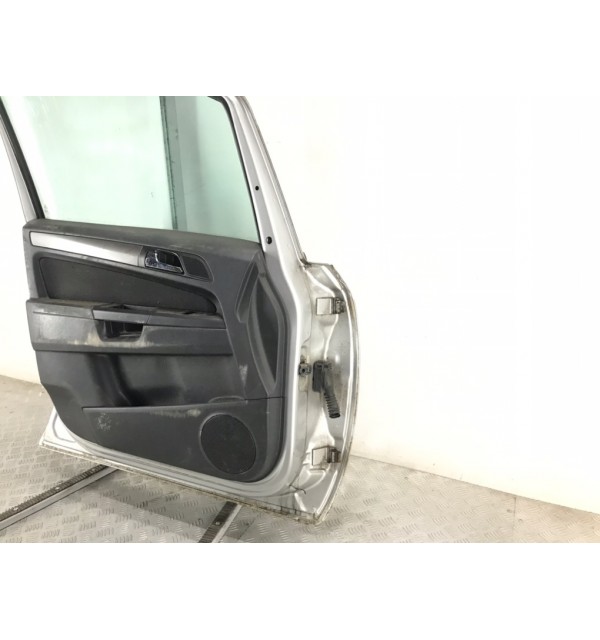 Дверь передняя левая бу для Opel Zafira B 1.9 CDTi,  2007 г.