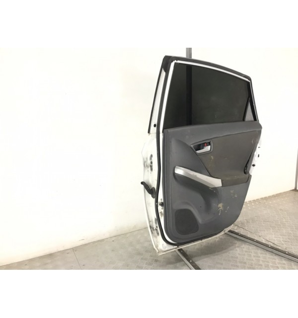 Дверь задняя правая бу для Toyota Prius  1.8 i,  2011 г.