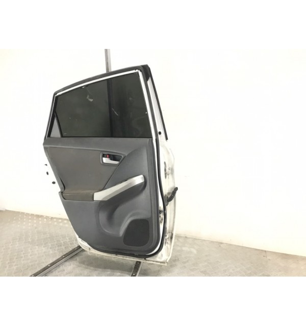 Дверь задняя левая бу для Toyota Prius  1.8 i,  2011 г.