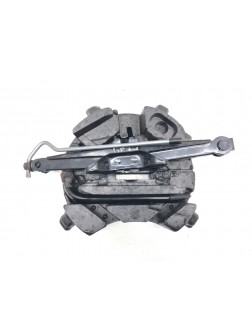 Домкрат бу для Ford Focus 2 1.6 i,  2009 г.