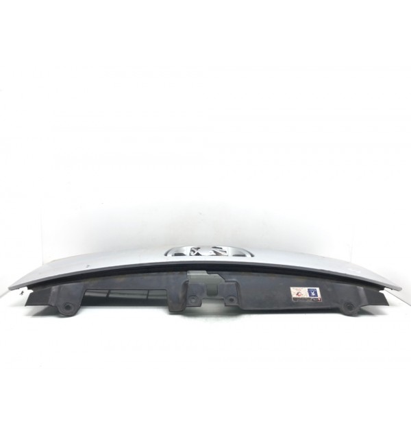 Решетка радиатора бу для Peugeot Expert  2.0 HDi,  2011 г.