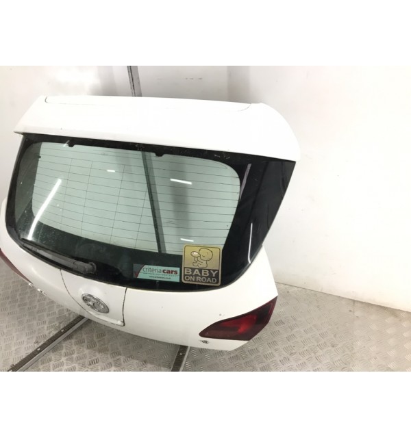 Крышка багажника бу для Opel Astra J 1.6 i,  2011 г.
