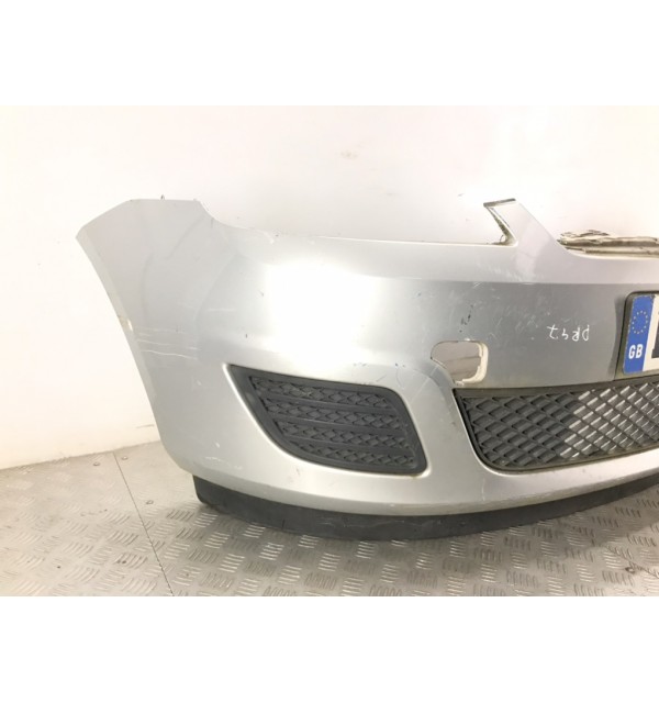 Бампер передний бу для Ford Fiesta 5 1.3 i,  2007 г.