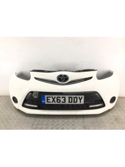Бампер передний бу для Toyota Aygo  1.0 i,  2013 г.