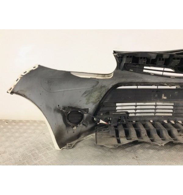Бампер передний бу для Toyota Aygo  1.0 i,  2013 г.