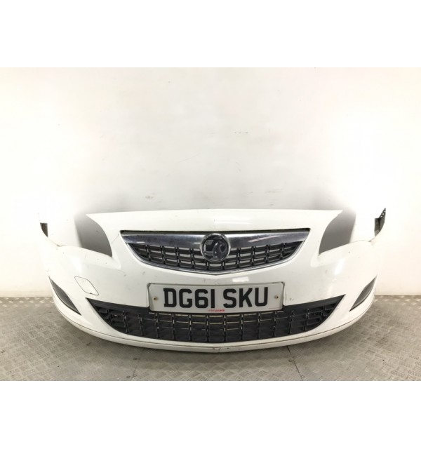 Бампер передний бу для Opel Astra J 1.6 i,  2011 г.