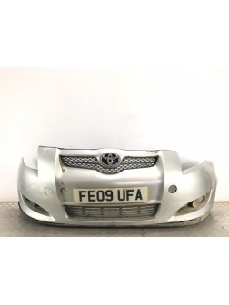 Бампер передний бу для Toyota Auris 2.0 D-4D, 2009 г.