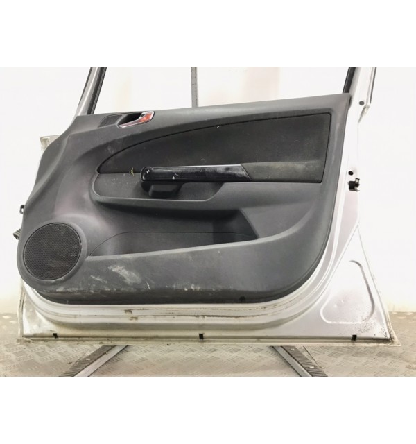 Дверь передняя правая бу для Opel Corsa D 1.2 i,  2007 г.