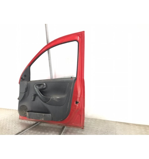 Дверь передняя правая бу для Opel Combo C 1.3 CDTi,  2010 г.