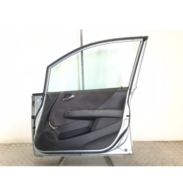 Дверь передняя правая бу для Honda Jazz  1.3 i,  2005 г.