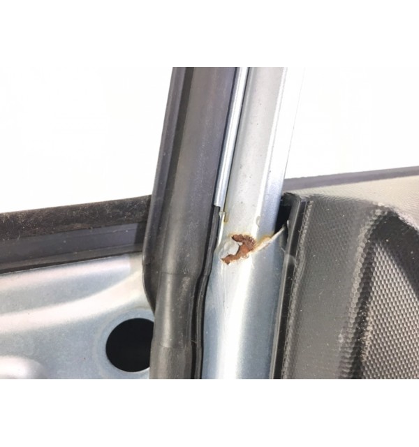 Дверь передняя правая бу для Honda Jazz  1.3 i,  2005 г.