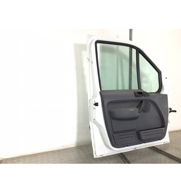 Дверь передняя левая бу для Ford Transit Connect  1.8 TDCi,  2011 г.