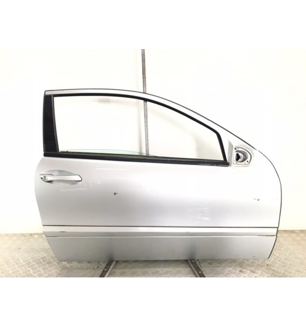 Дверь передняя правая бу для Mercedes C W203 1.8 i,  2008 г.