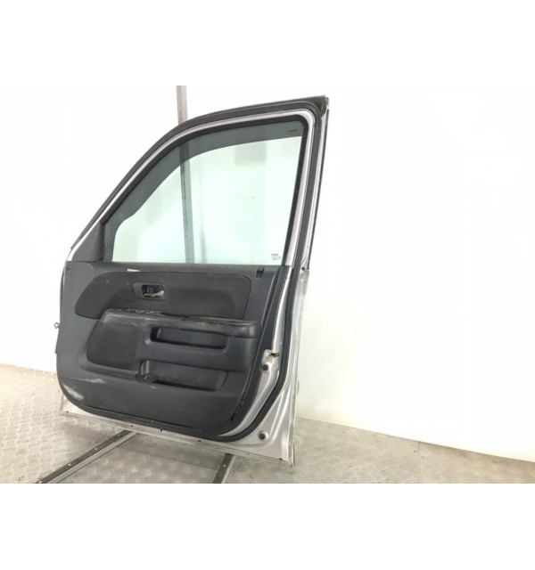 Дверь передняя правая бу для Honda CR-V  2.0 i,  2005 г.