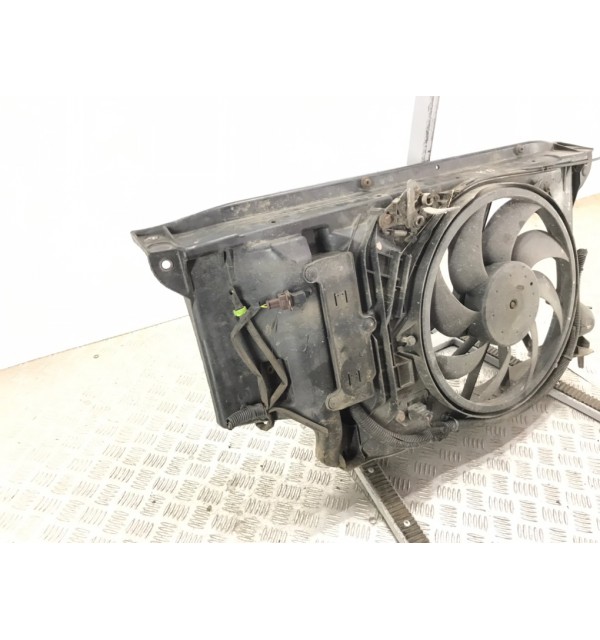 Панель передняя (телевизор) бу для Peugeot 206  1.4 HDi,  2006 г.