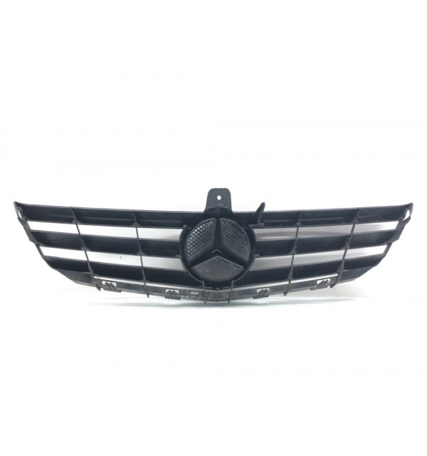 Решетка радиатора бу для Mercedes A W169 1.5 i,  2009 г.