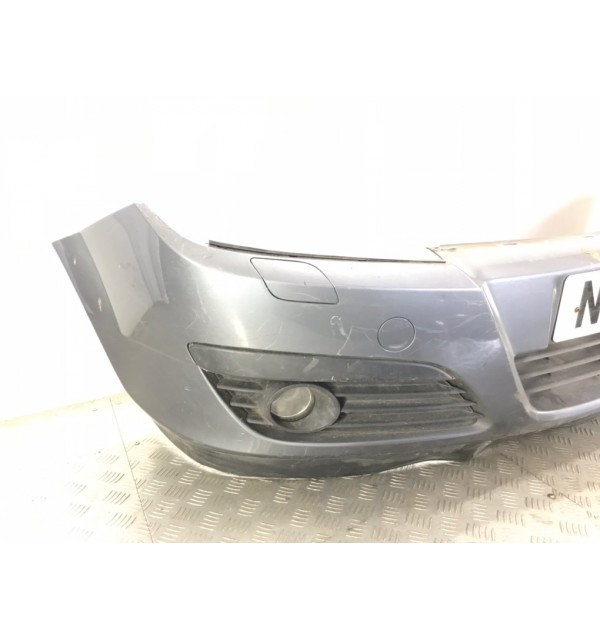 Бампер передний бу для Opel Astra H 1.6 i,  2005 г.