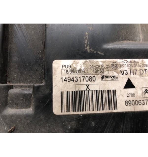 Фара правая бу для Citroen C8  2.0 HDi,  2006 г.