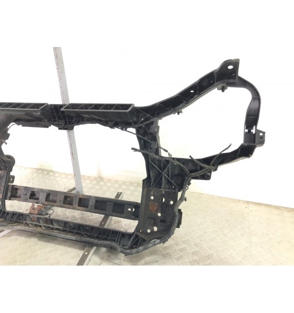 Панель передняя (телевизор) бу для Hyundai Santa Fe 2 2.2 CRDi,  2006 г.