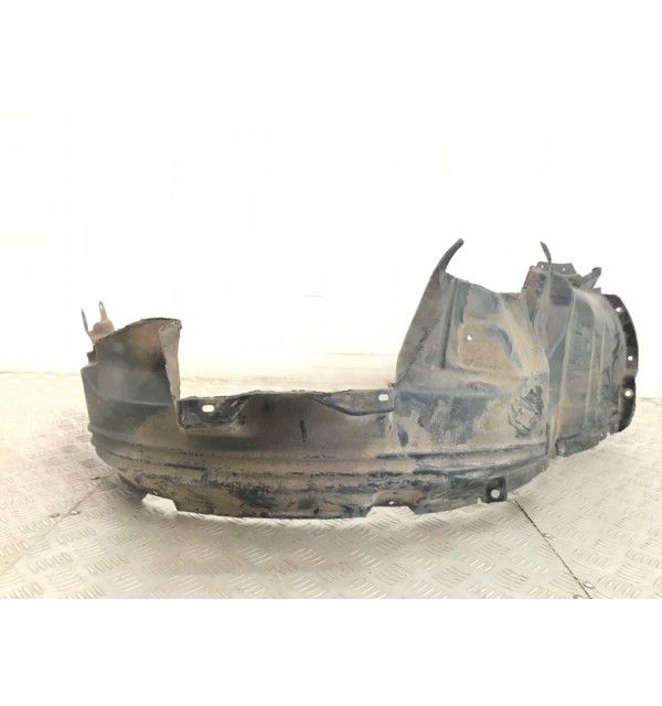 Защита арок передняя правая (подкрылок) бу для Mitsubishi Outlander 1 2.4 i,  2004 г.