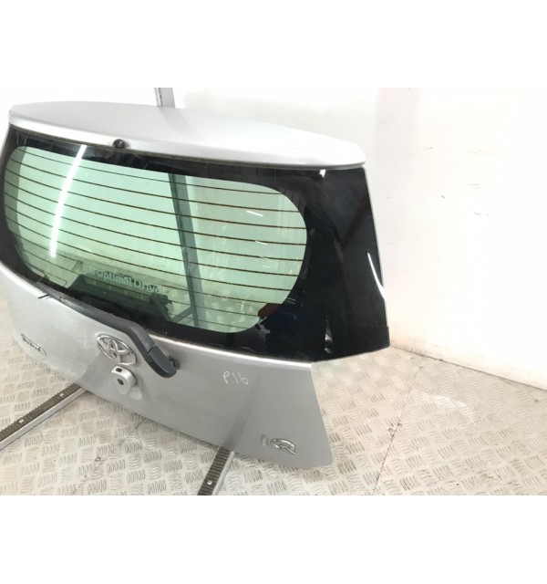 Крышка багажника бу для Toyota iQ  1.0 i,  2011 г.