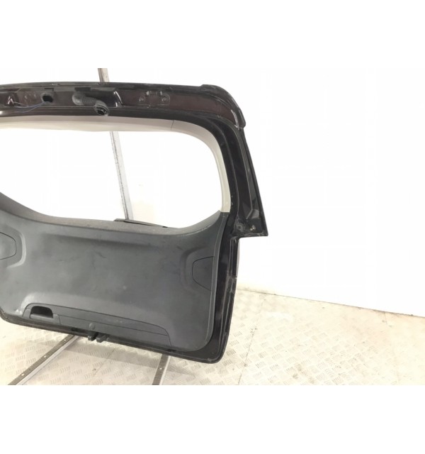 Крышка багажника бу для Opel Zafira C 2.0 CDTi,  2014 г.