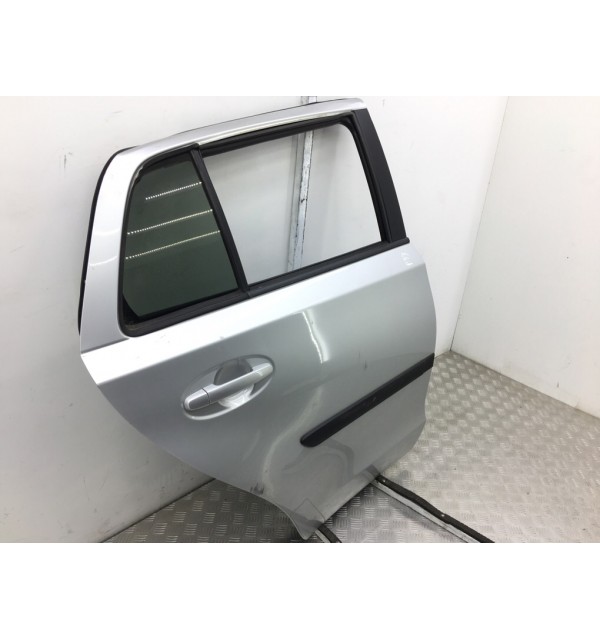 Дверь задняя правая бу для Toyota Urban Cruiser  1.4 D-4D,  2010 г.