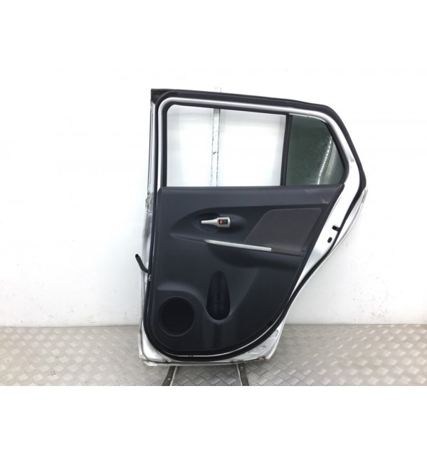Дверь задняя правая бу для Toyota Urban Cruiser  1.4 D-4D,  2010 г.