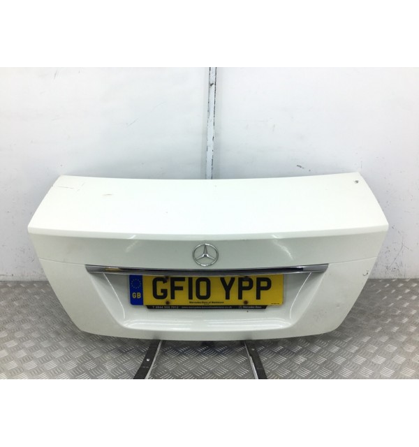 Крышка багажника бу для Mercedes C W204 1.8 i,  2010 г.
