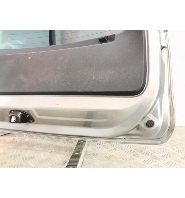Крышка багажника бу для Nissan Note E11 1.4 i,  2006 г.