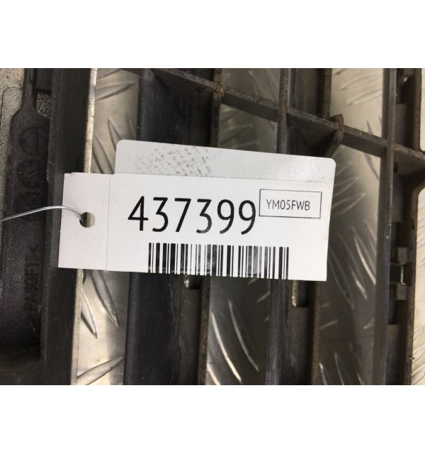 Решетка радиатора бу для Mercedes C W203 1.8 i,  2005 г.