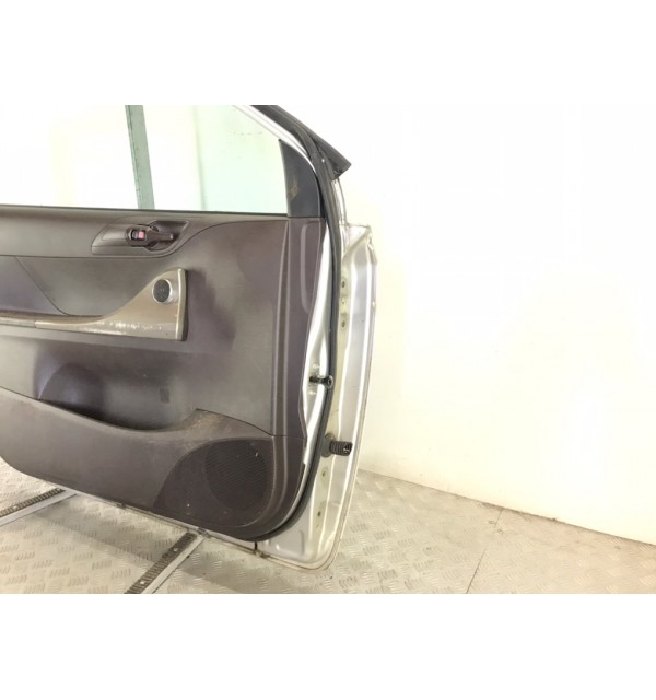 Дверь передняя левая бу для Toyota iQ  1.0 i,  2011 г.