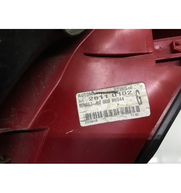 Фонарь задний левый бу для Renault Clio 3 1.6 i,  2010 г.