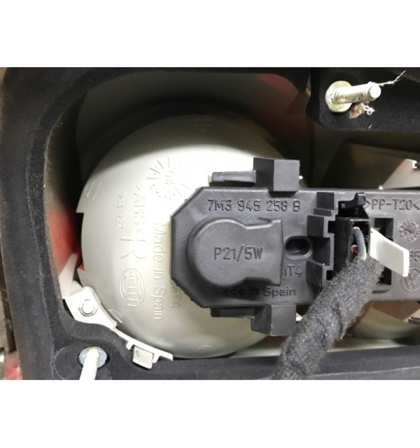 Фонарь задний правый бу для Volkswagen Sharan  1.9 TDi,  2007 г.