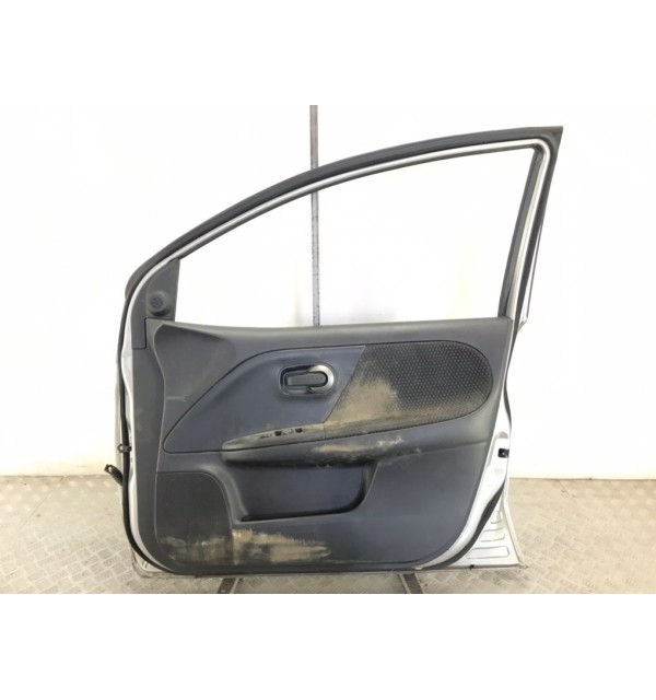 Дверь передняя правая бу для Nissan Note E11 1.4 i,  2006 г.