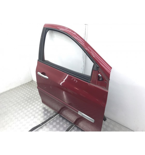 Дверь передняя правая бу для Renault Clio 3 1.6 i,  2010 г.