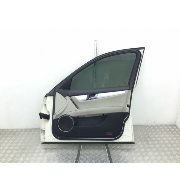 Дверь передняя правая бу для Mercedes C W204 1.8 i,  2010 г.