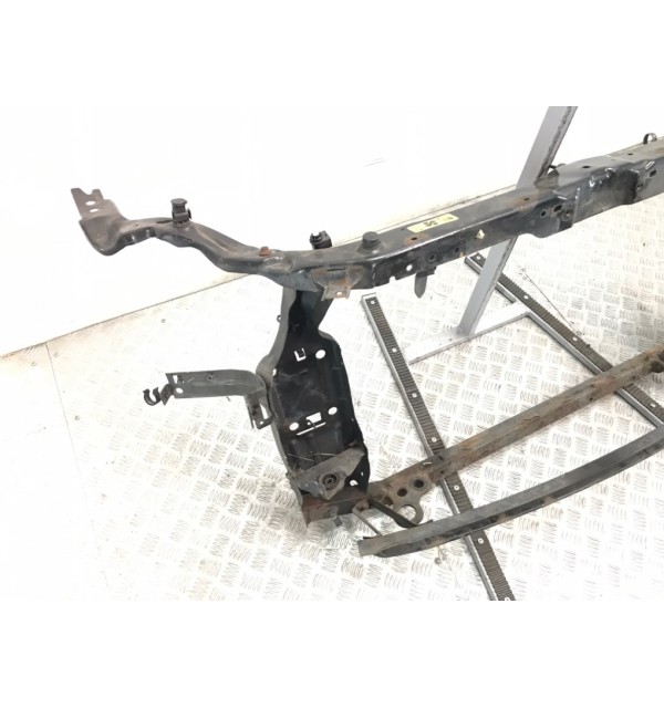 Панель передняя (телевизор) бу для Nissan Qashqai  1.5 DCi,  2011 г.