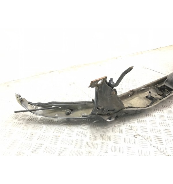 Панель передняя (телевизор) бу для Opel Astra H 1.6 i,  2005 г.