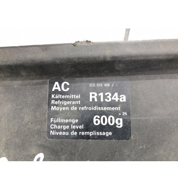 Панель передняя (телевизор) бу для Volkswagen Passat B6 1.9 TDi,  2006 г.