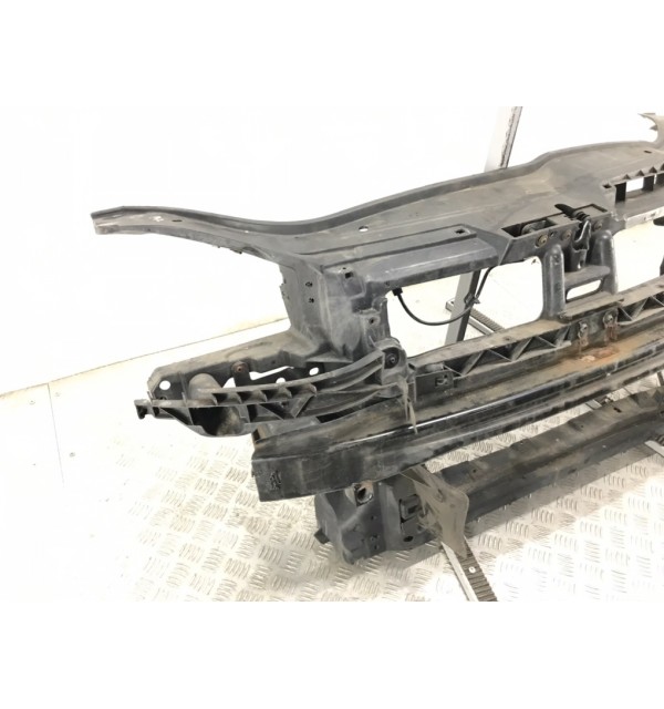 Панель передняя (телевизор) бу для Volkswagen Golf 5 2.0 TDi,  2008 г.