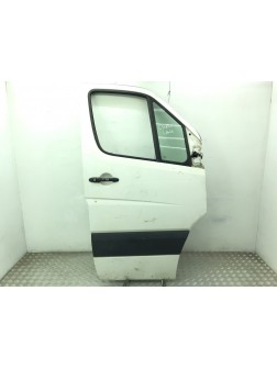 Дверь передняя правая бу для Volkswagen Crafter 2.0 TDi, 2012 г.