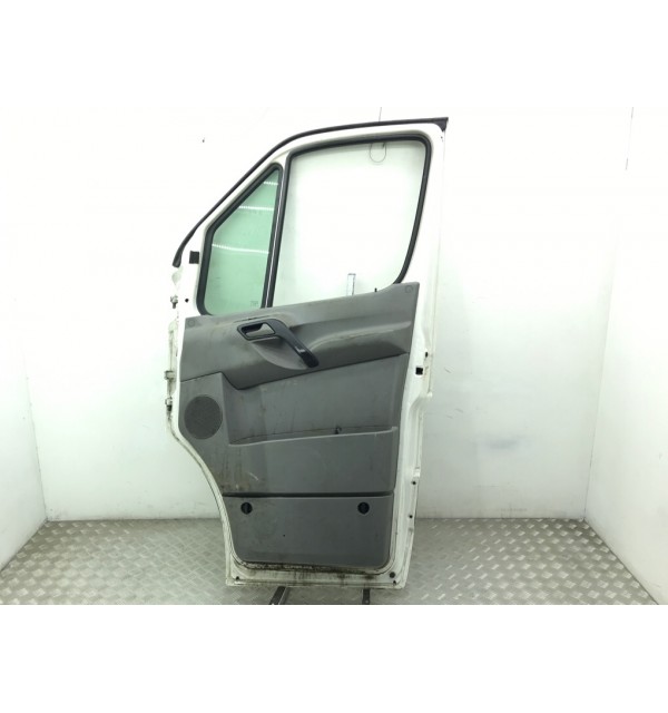 Дверь передняя правая бу для Volkswagen Crafter  2.0 TDi,  2012 г.