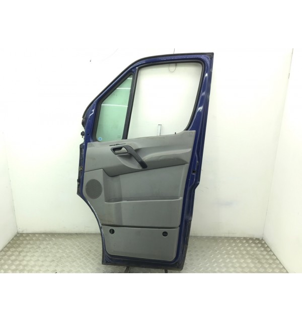 Дверь передняя правая бу для Volkswagen Crafter  2.5 TDi,  2010 г.