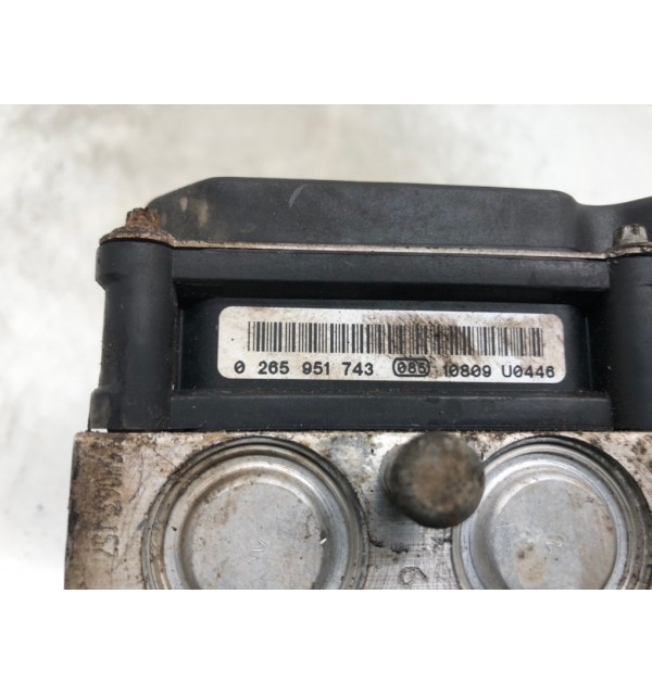 Блок ABS бу для Nissan Qashqai  1.5 DCi,  2011 г.