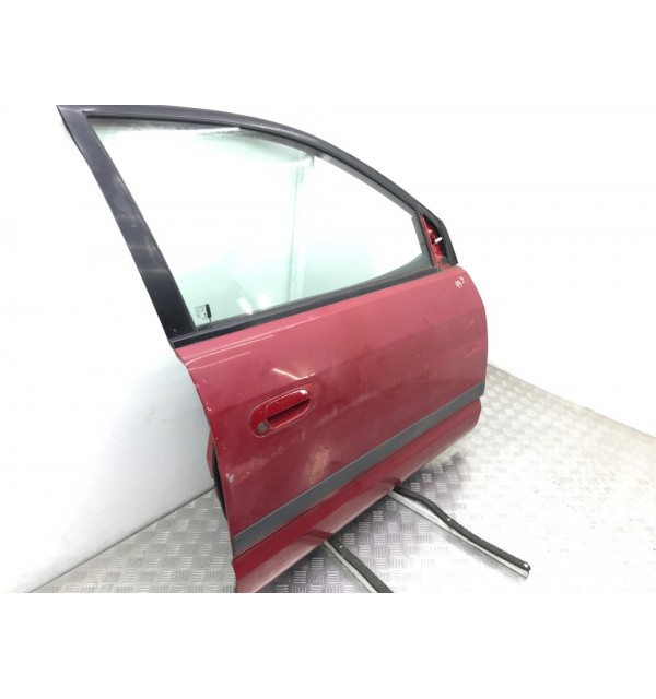 Дверь передняя правая бу для Mitsubishi Space Star  1.3 i,  2000 г.
